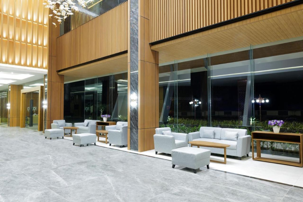 Fox Harris Hotel & Convention Banjarnegara Exterior foto